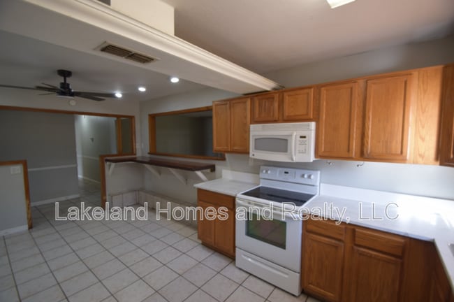 Foto del edificio - 2762 Gale Rose Dr