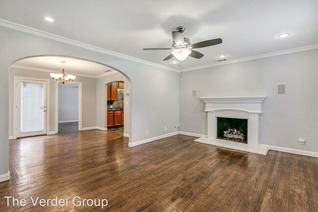 Building Photo - 3 br, 2 bath House - 2234 W. Colorado Blvd