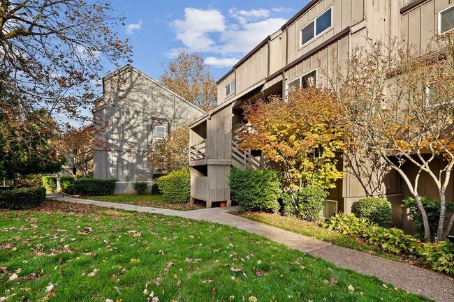 Building Photo - 4Touchstone