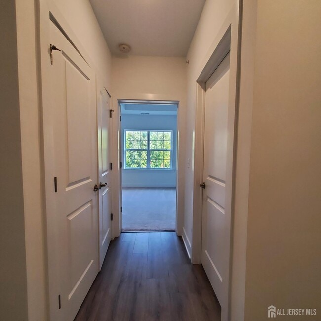 Building Photo - 932 Vanderbergh Blvd