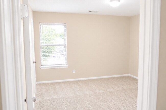 Building Photo - 2814 Silver Bend Ln