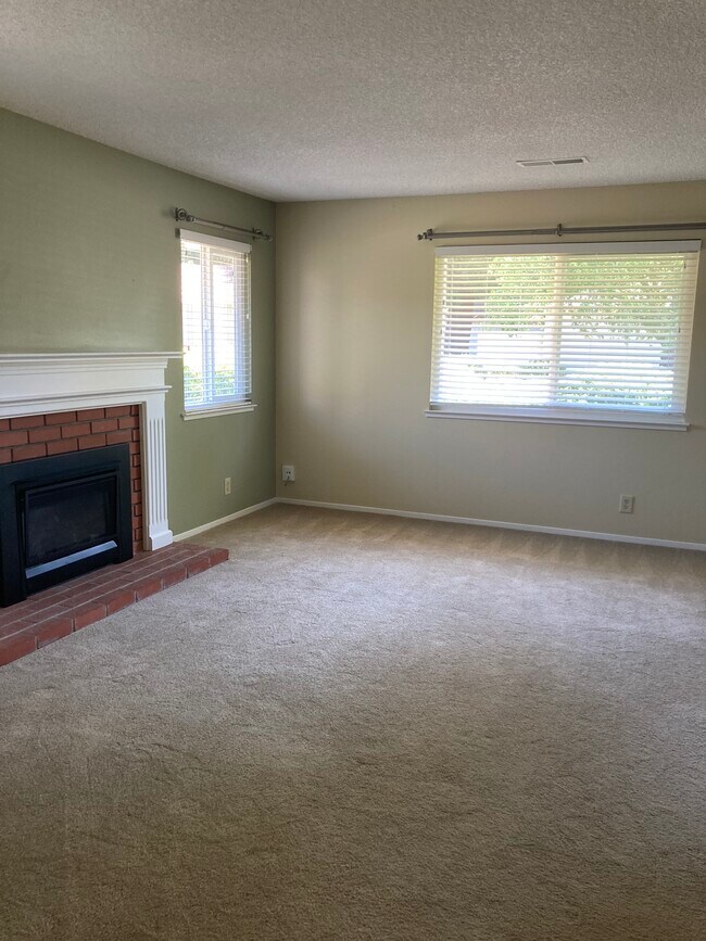 Foto del edificio - 43 Aspen Meadows Cir
