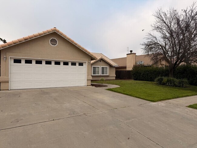 Foto del edificio - 1543 Ponderosa St