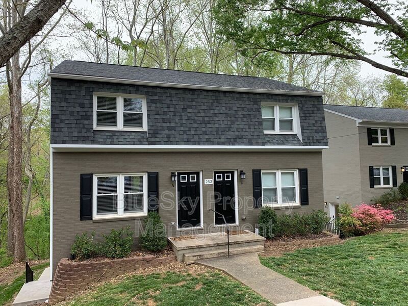 Foto principal - 253 Stribling Ave
