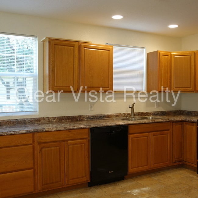 Building Photo - Rockport 2 Bedroom / 1 Bath