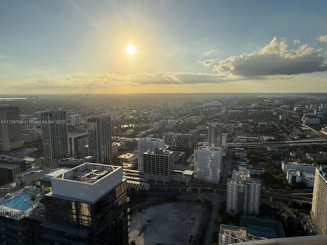 Foto del edificio - 851 NE 1st Ave