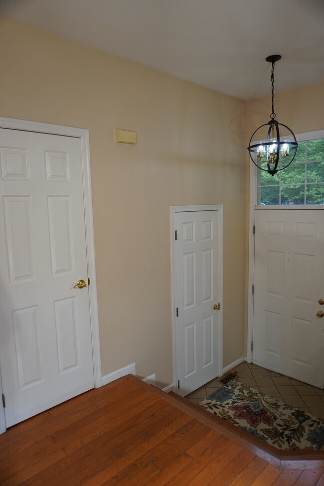 Foto del edificio - 8381 Township Dr