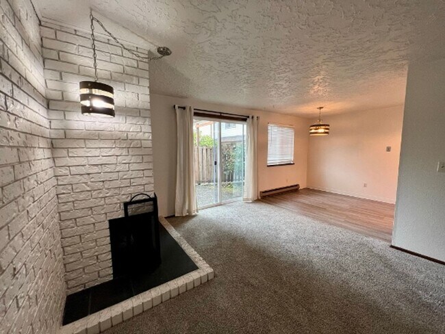 Foto del edificio - 2 BD Unit - Excellent Lacey Location