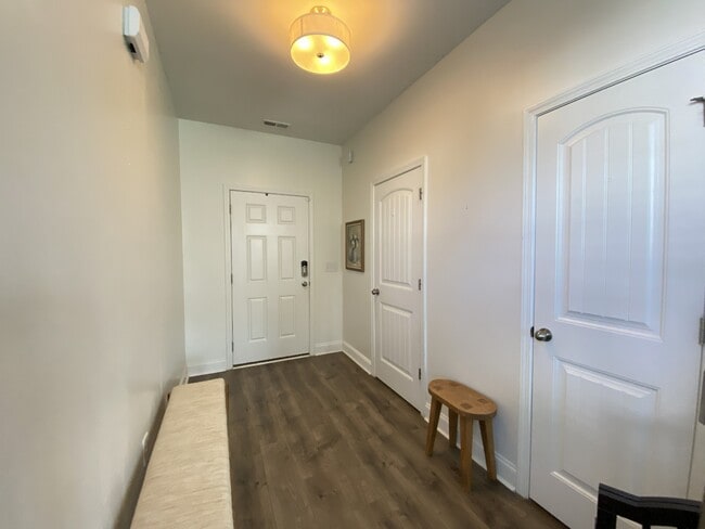 Building Photo - 140 Verdmont Dr