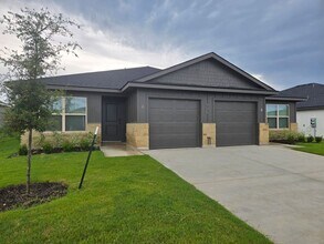 Building Photo - 908 Cherry Laurel Ln