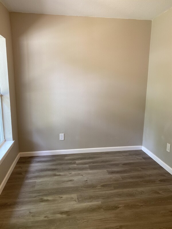 Building Photo - 6332 Fabian Dr