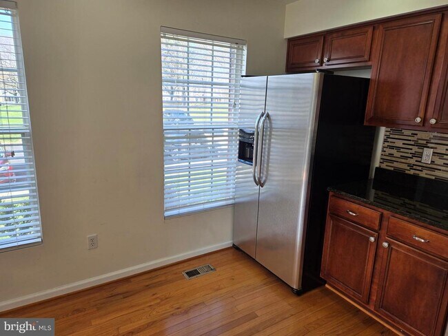 Foto del edificio - 300 Cinnabar Ln