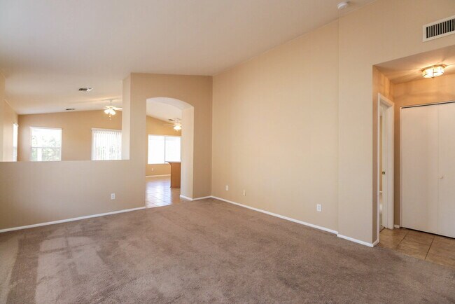 Foto del edificio - 9151 E Autumn Sage St