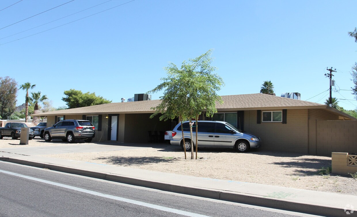 Squaw Peak Arms Apartments in Phoenix, AZ
