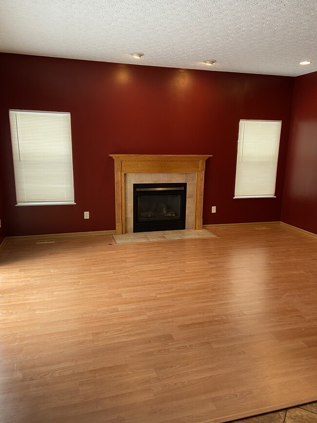 Family Room - 3200 Cumberland Woods Dr