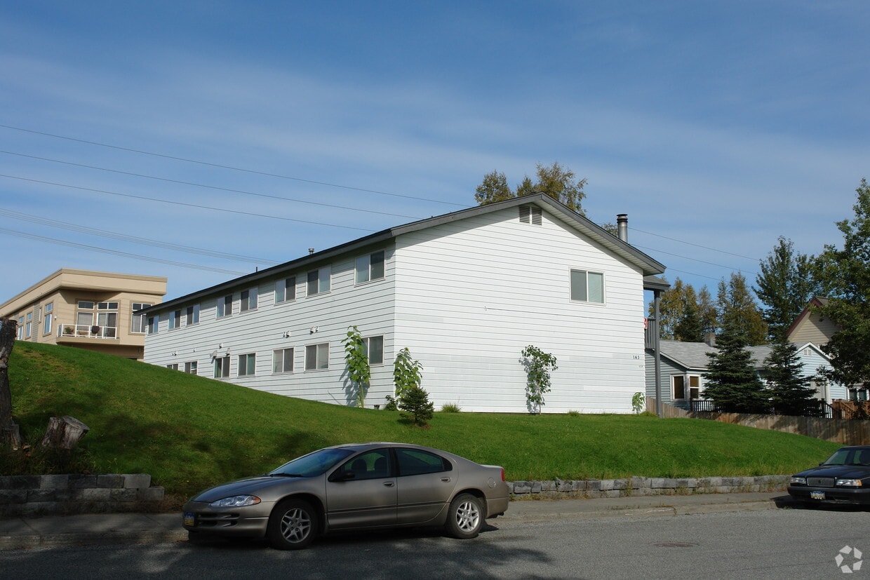 Building Photo - 143-201 W 11th Ave
