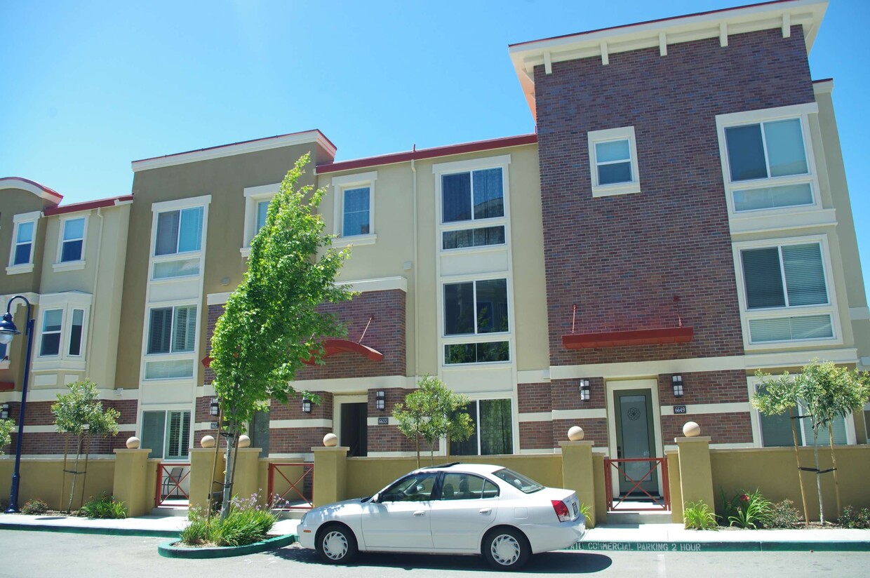 Primary Photo - 6653 Tralee Village Dr