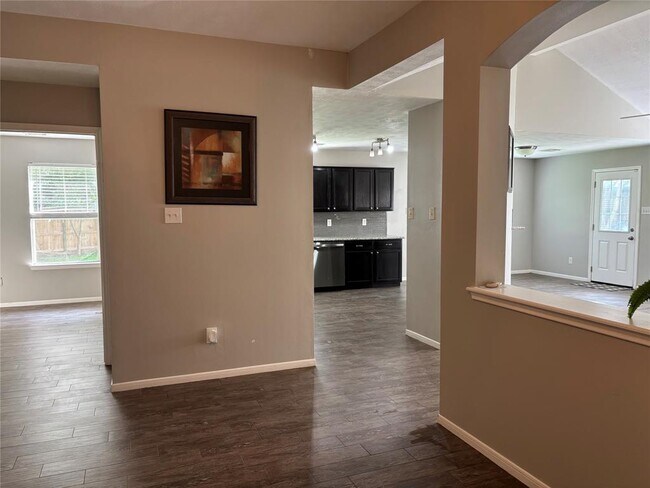 Foto del edificio - 1702 Oak Ridge Dr