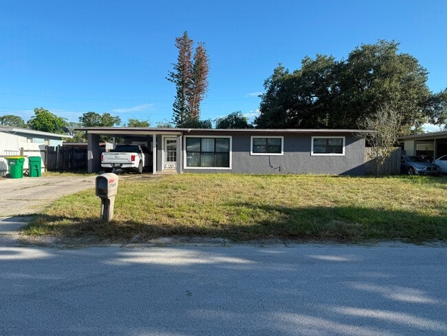 Building Photo - 1109 Willow Ln