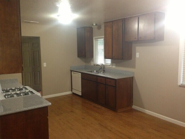 Building Photo - 2604 Turpin Ave