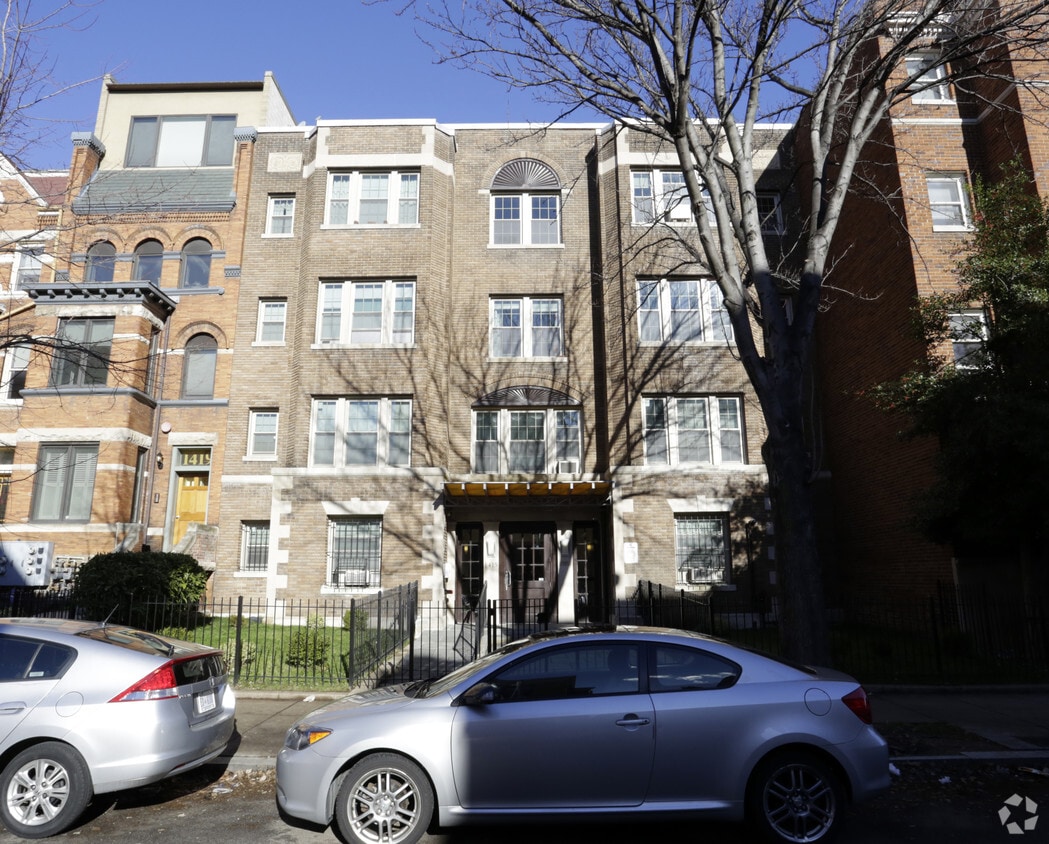 Building Photo - 1415 Girard St NW