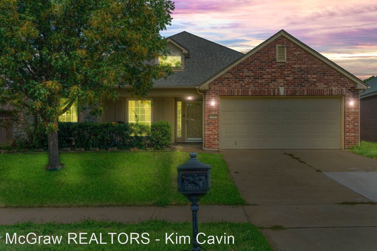 3 br, 2 bath House 12507 S. Birch Ave. House Rental in Jenks, OK