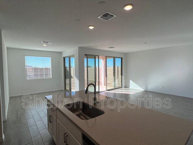 Building Photo - 7721 W Saddlehorn Rd