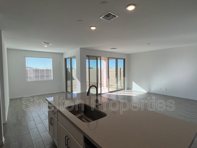 Foto del edificio - 7721 W Saddlehorn Rd