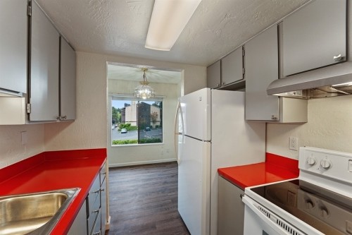 Building Photo - Kingsgate Ridge One Bedroom Condo - 1 bedroom