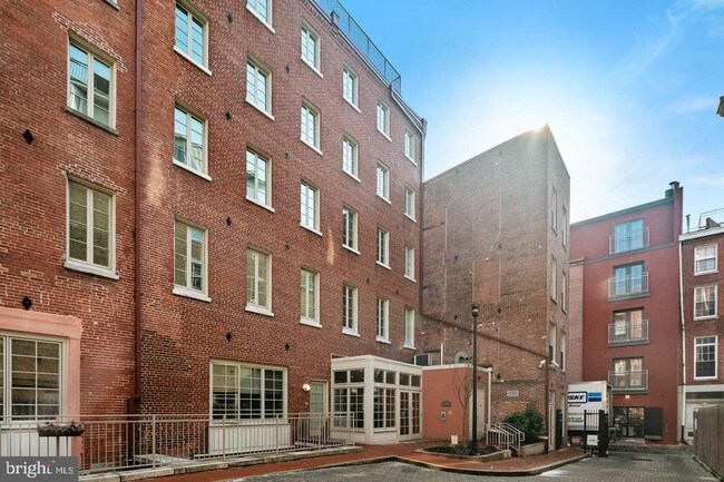 Building Photo - 20 N Front St