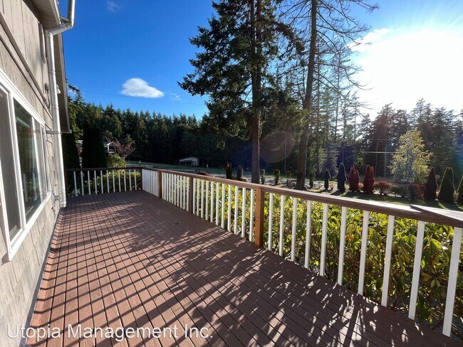 Building Photo - 2 br, 1 bath House - 830 Madrona Beach Road