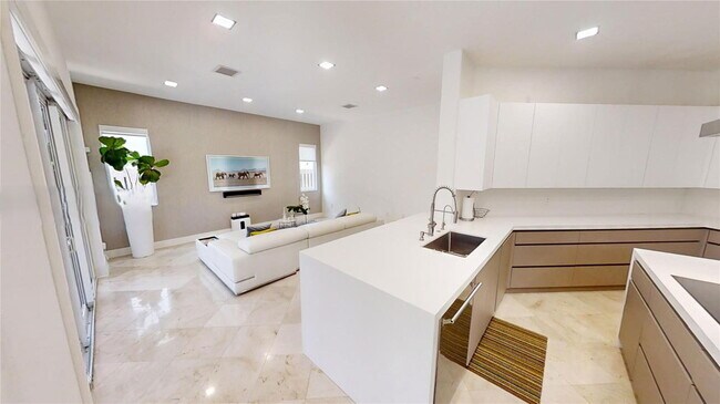 Foto del edificio - 7044 NW 113th Pl