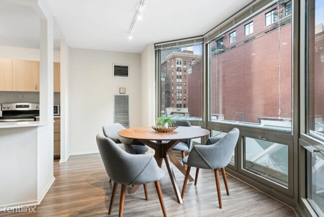 Foto del edificio - 2 br, 2 bath Condo - 1016 N Dearborn St