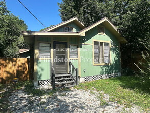 Building Photo - 856 W Palm Ave