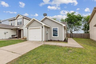 Building Photo - 1304 Pine Ln