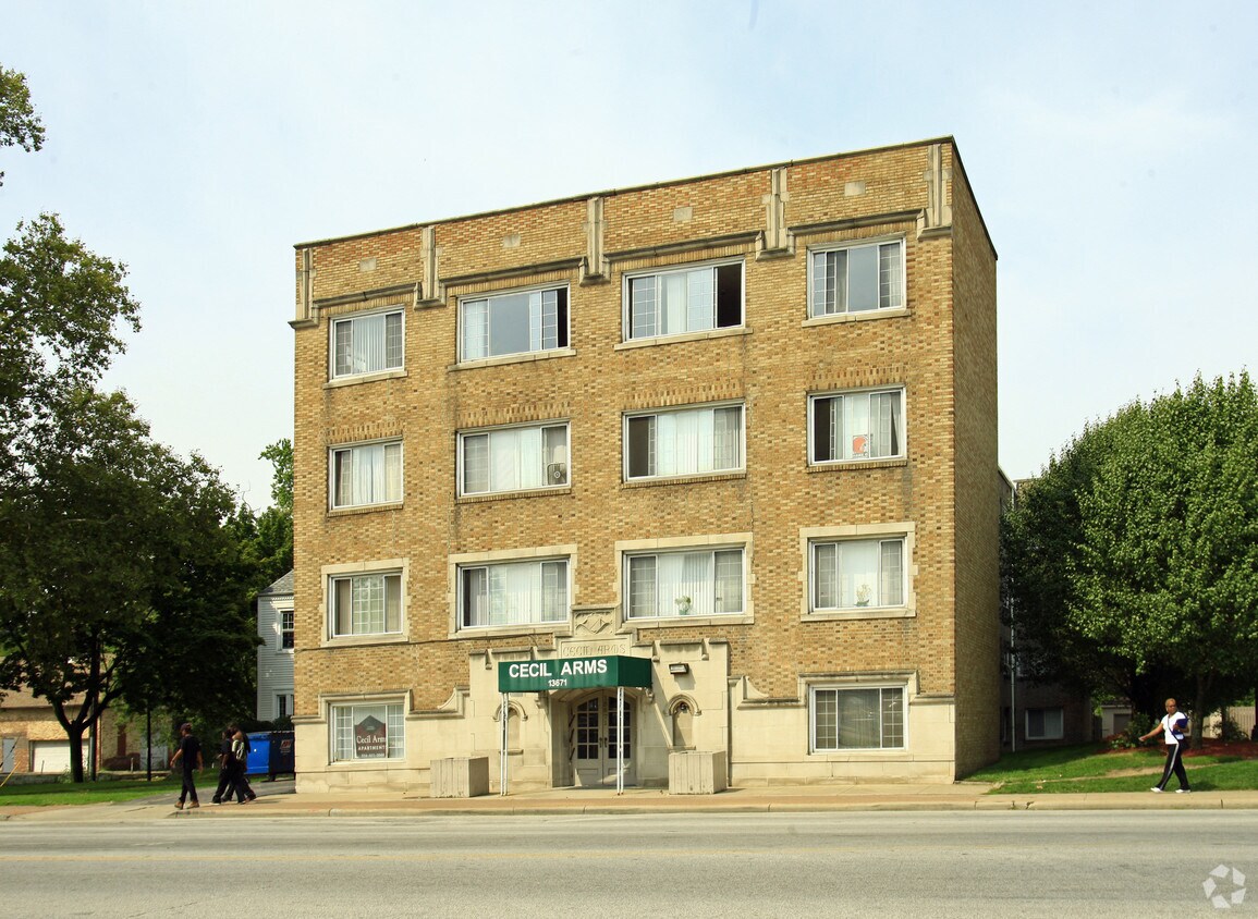 Foto del edificio - Cecil Arms Apartments