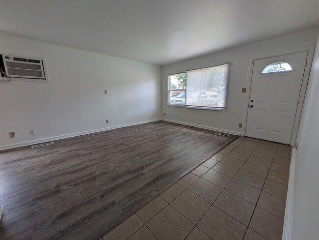 Foto del edificio - 3 bedroom available for immediate move in!