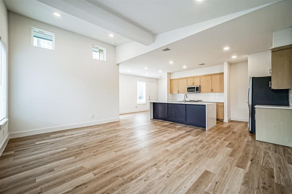 Primary Photo - 2529 Appian Wy