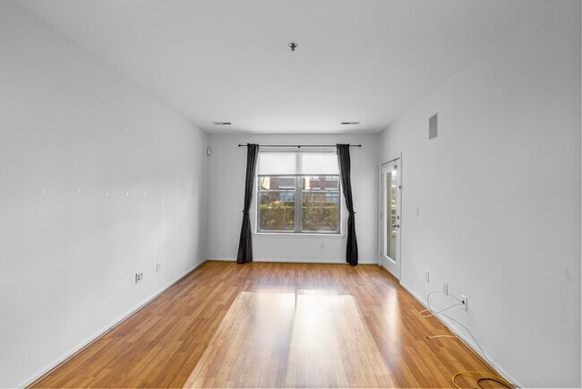 Building Photo - 24 Ave at Port Imperial