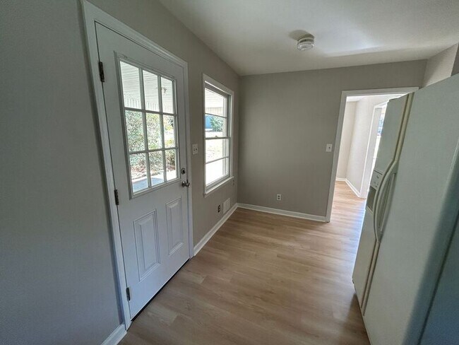 Foto del edificio - 112 19th Ave NW