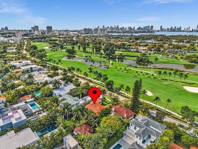 Foto del edificio - 2443 Meridian Ave