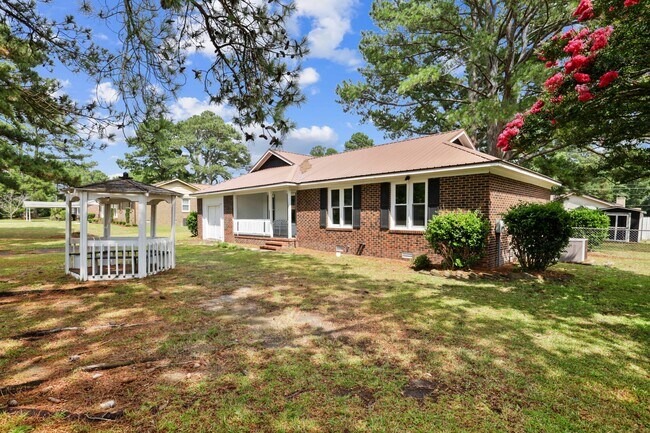 Building Photo - 118 Randall Ln
