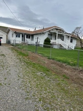 Building Photo - 41876 Holdman Rd