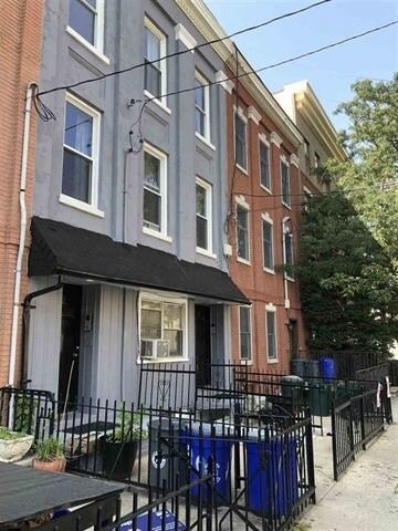 Primary Photo - 130 Bloomfield St