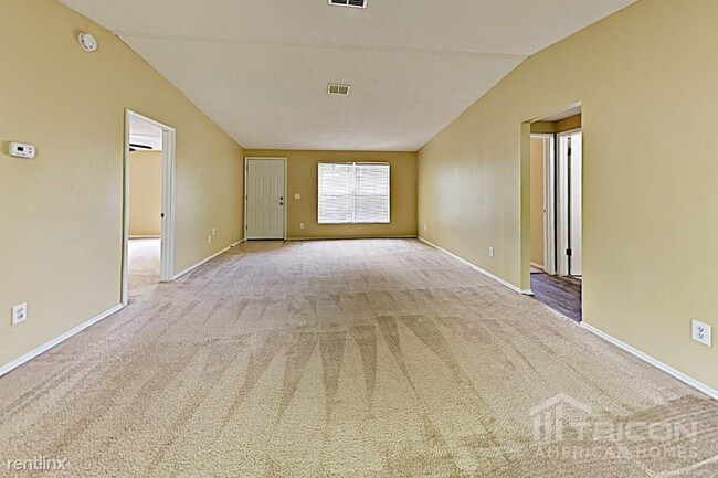Building Photo - 1641 Rhonda Dr