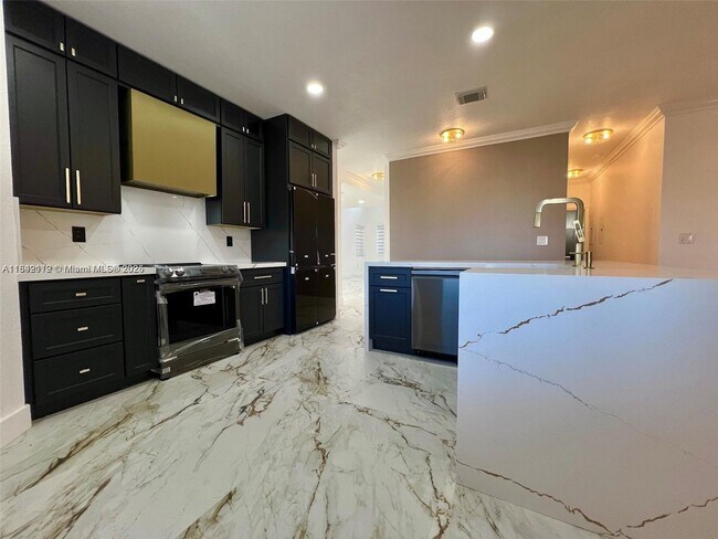 Foto del edificio - 6455 SW 158th Pass