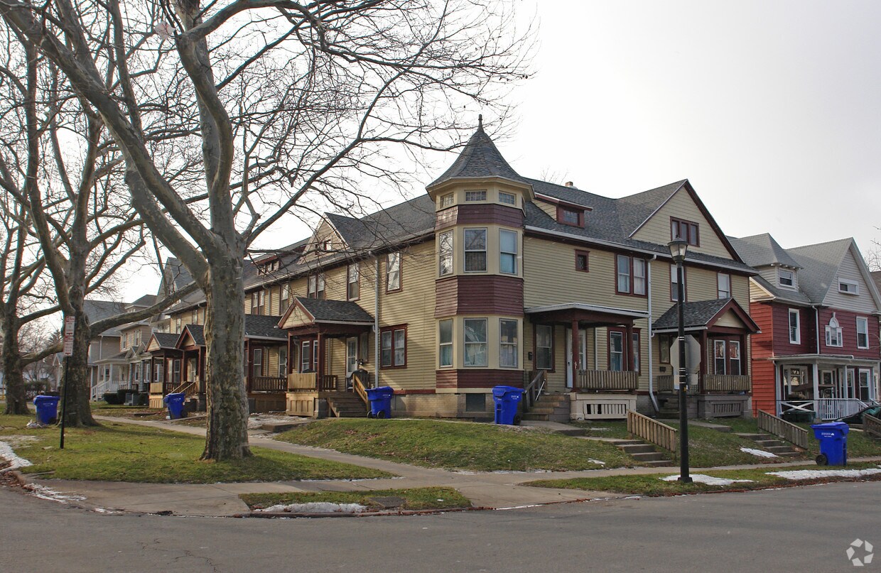 Primary Photo - 265-277 Pierpont St