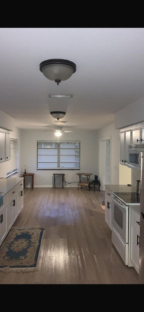 Building Photo - 2 Bedroom 2 car garage Single Family Home ...