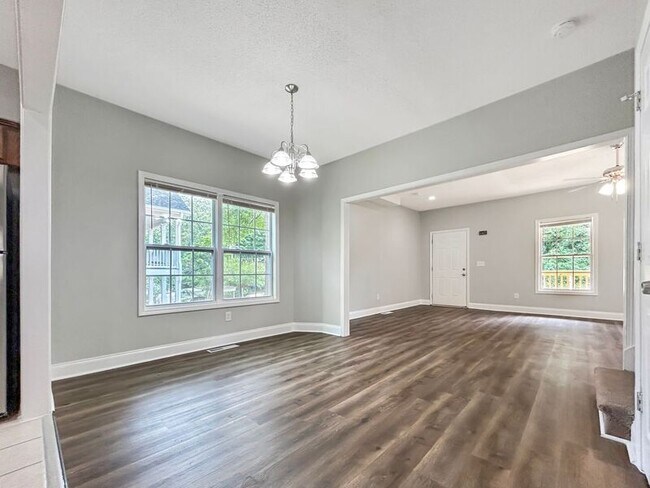 Foto del edificio - 814 Woods Dr NW