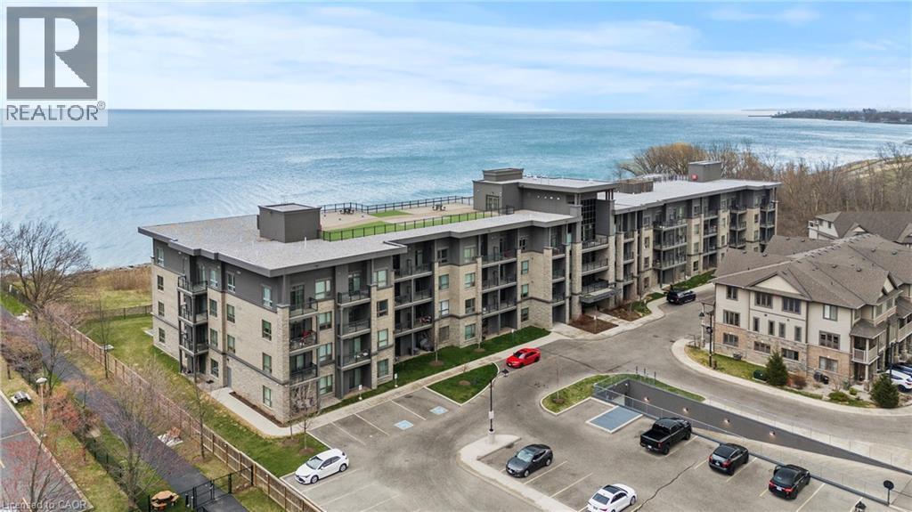 Primary Photo - 35 Southshore Cres